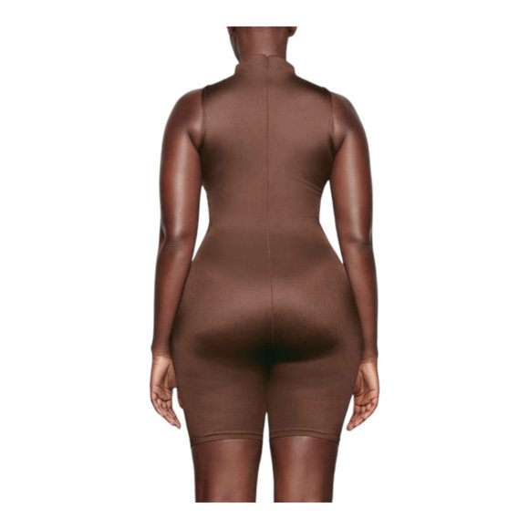 NT291 SKIMS NWT ALL-IN-ONE SHINE MOCK NECK MID THIGH ONESICOCOA 2X - Picture 3 of 3